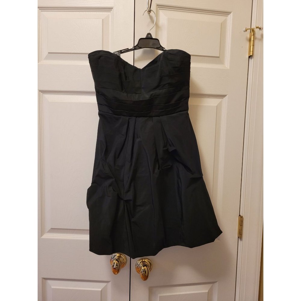 Women BCBG Max Azria Solid Black Strapless Bubble Hem Cocktail Dress Size 6